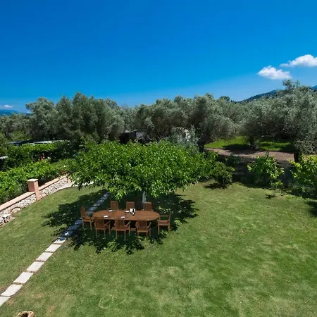 Daire Eleonoras Karyotes Lygia (Lefkada)